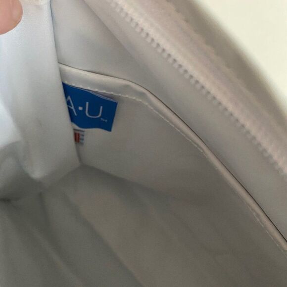 AU White Womens Toiletry Bag NWT - Picture 3 of 7